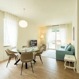 Domus - Ampia Residenza Filippini A Pochi Passi Dall'arena , Vérone Italie
